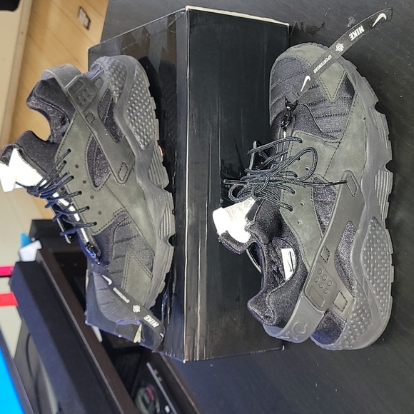 Nike Air Huarache Run QS NYC City Pack Size 9 - Picture 2 of 4